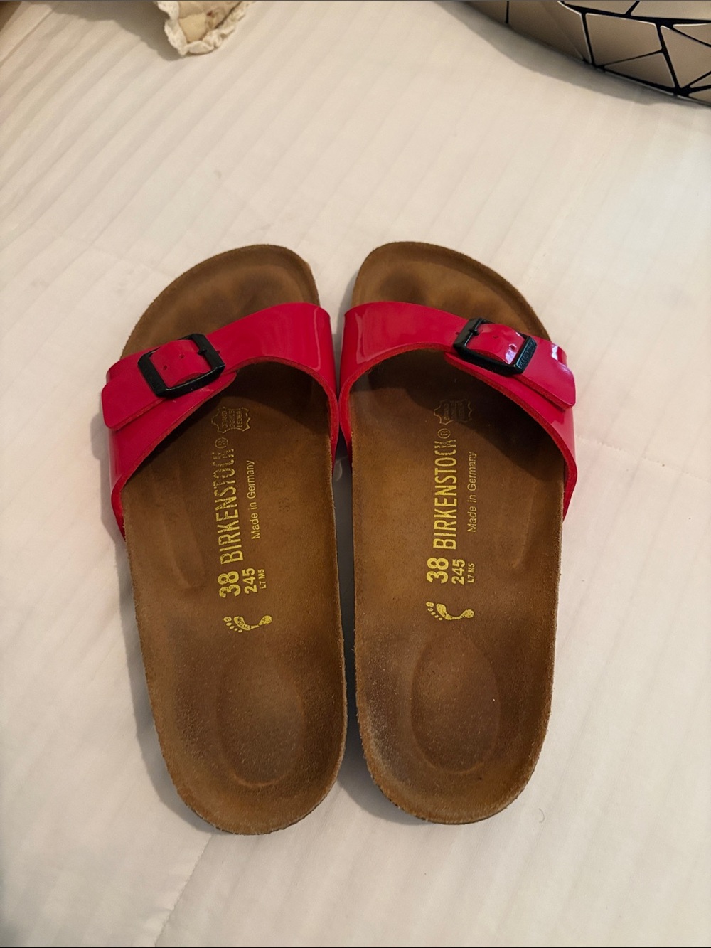 Birkenstock  Women’s Single Strap Sandals in Red Patent leather